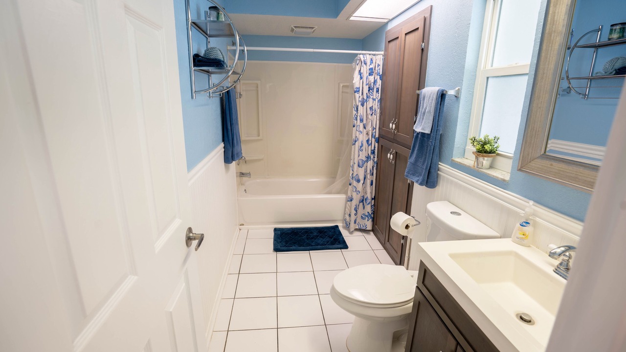 Photo of Bathroom in Gulf Cove
