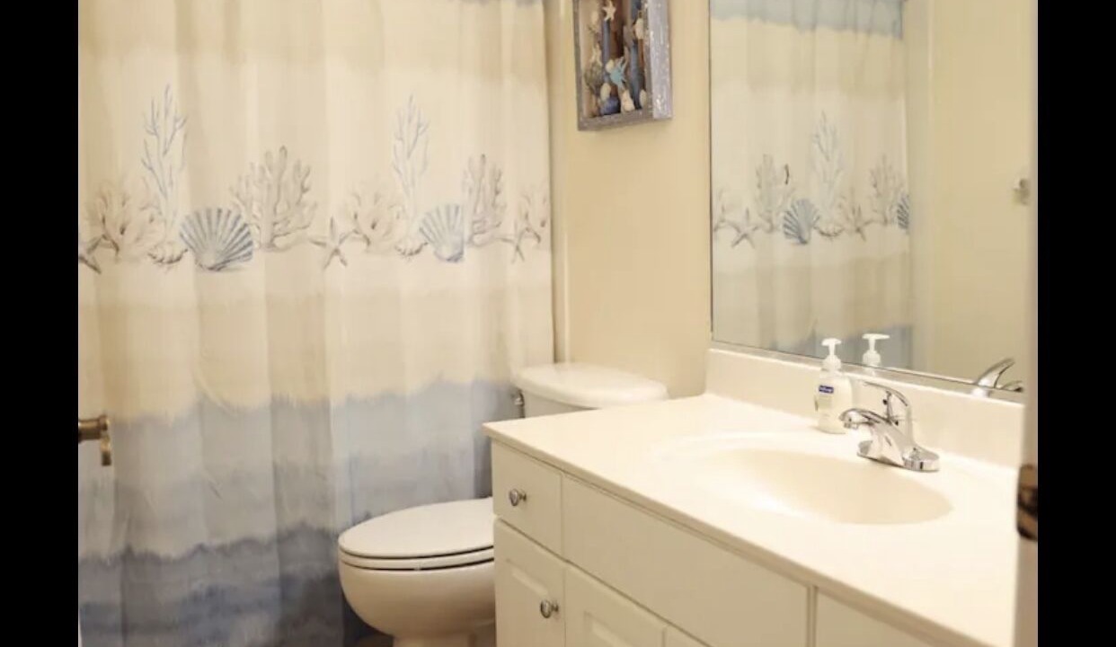 Photo of Bathroom in San Carlos Park