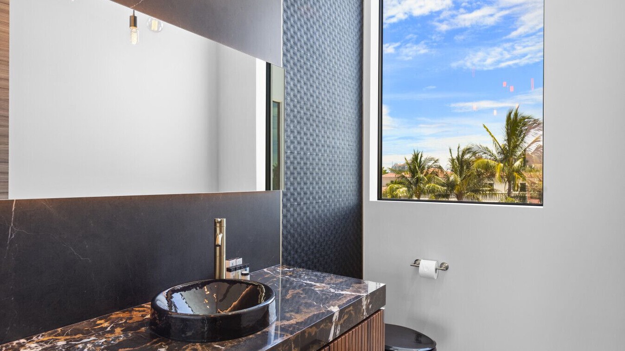 Photo of Bathroom in Coral Ridge