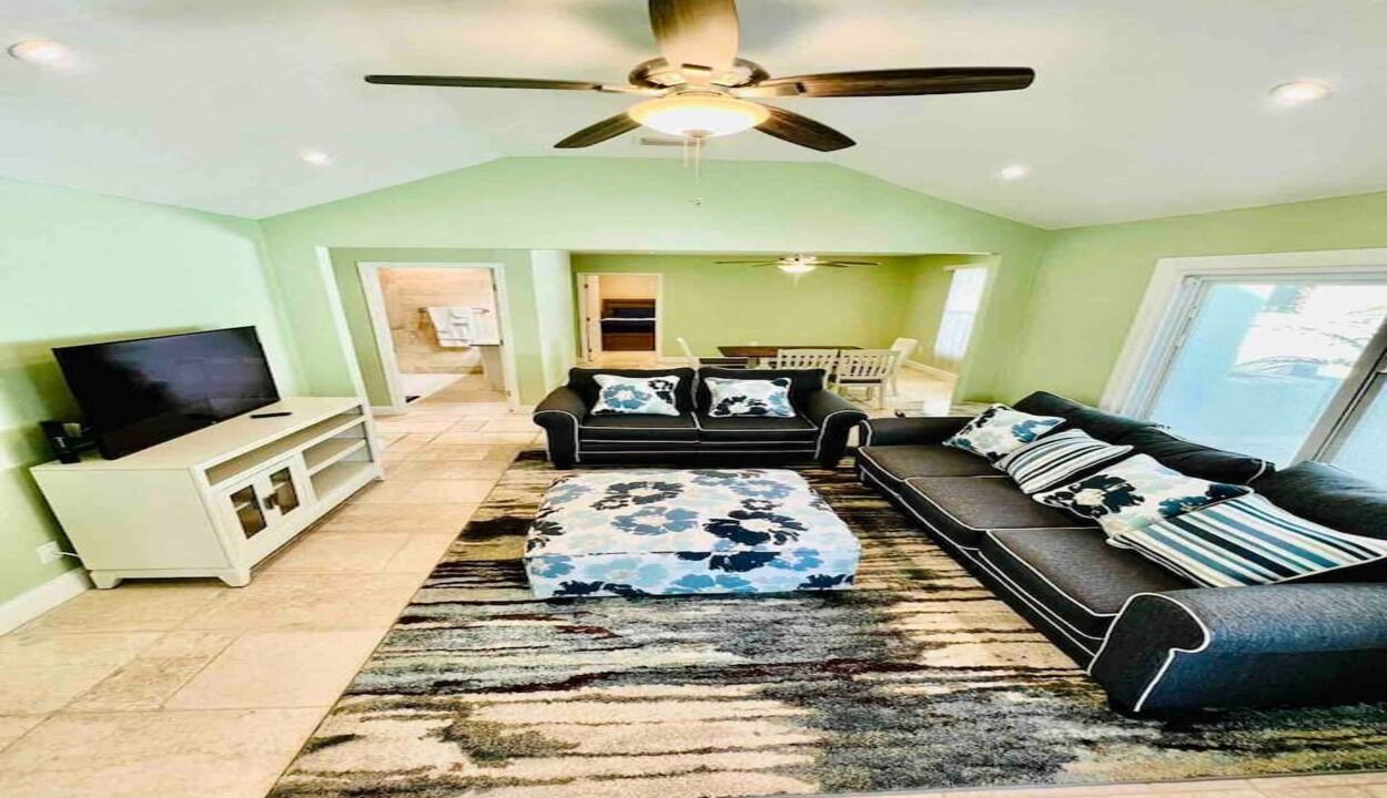 Photo of Livingroom in Bayou Oaks