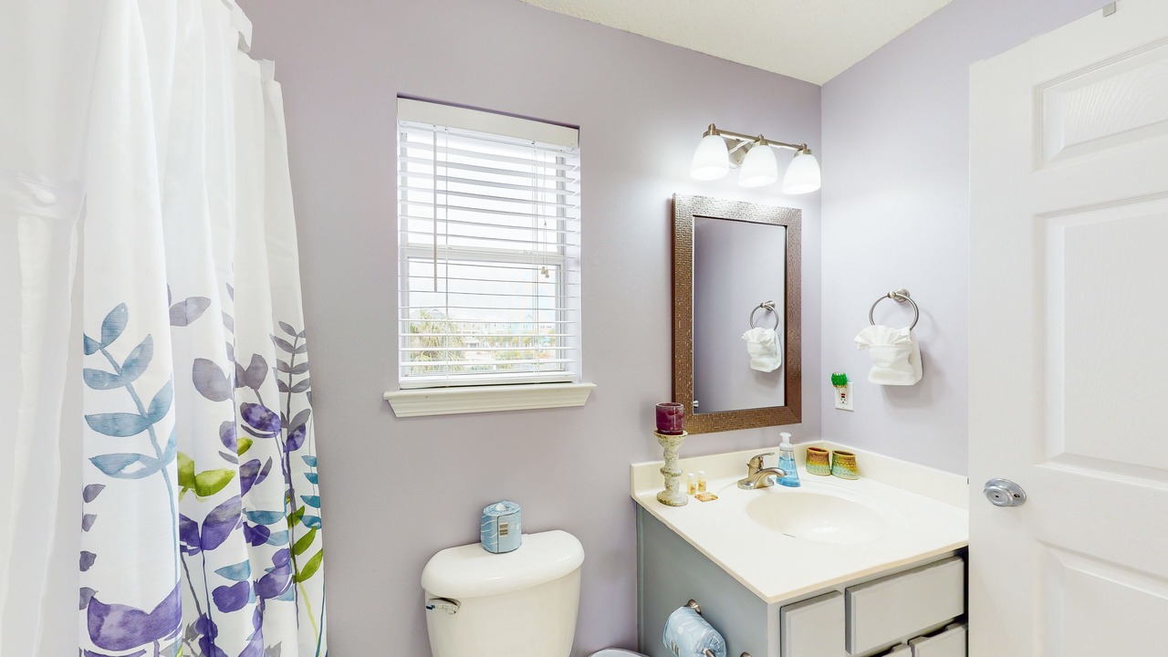 Photo of Bathroom in Navarre Beach