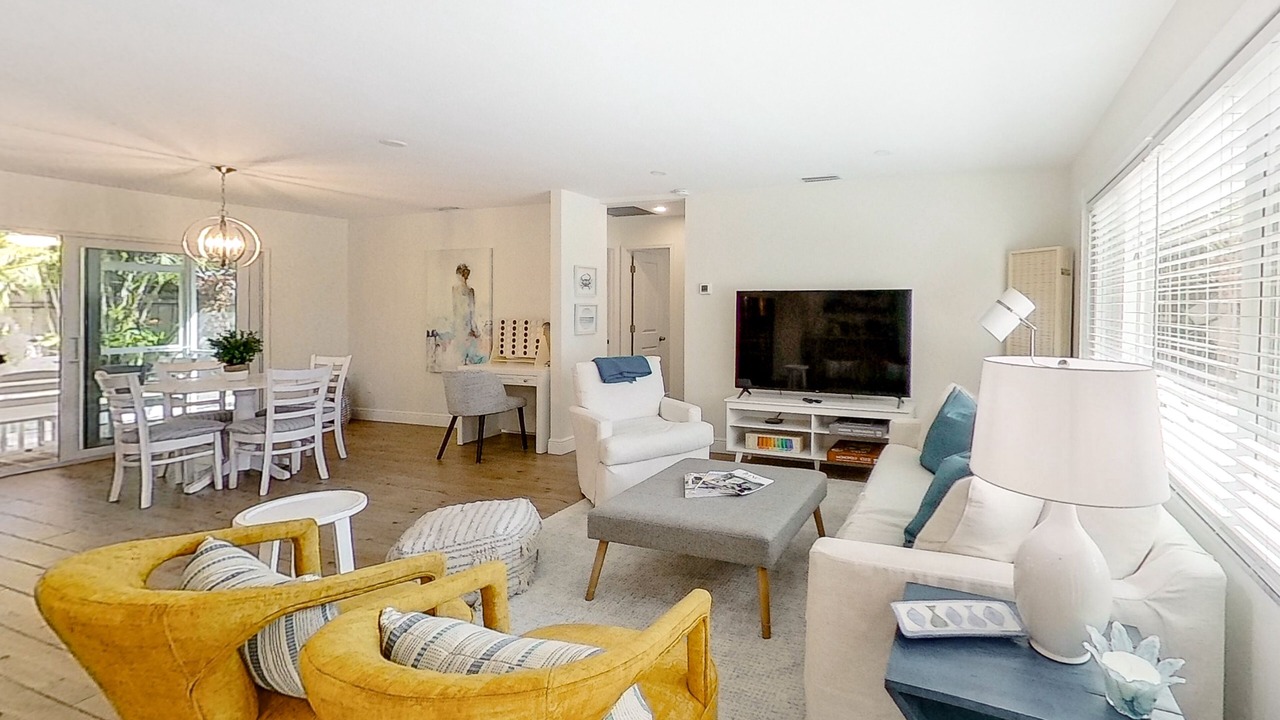 Photo of Livingroom in Central Naples