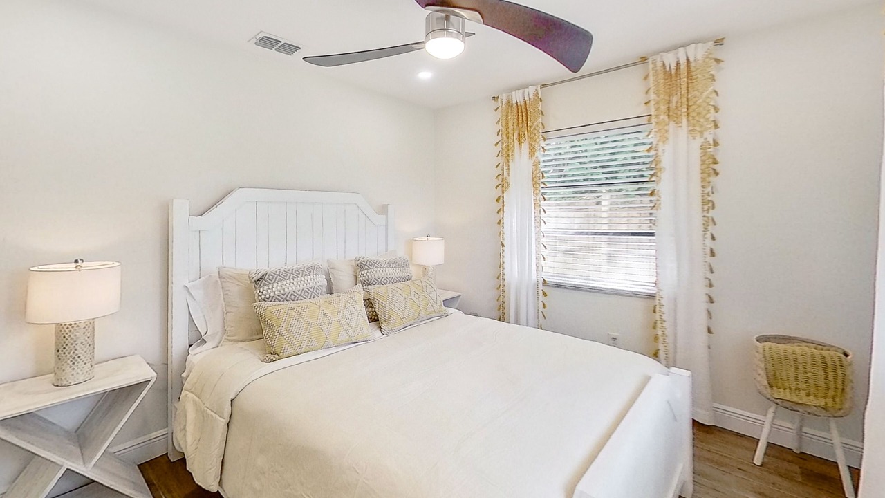 Photo of Bedroom in Central Naples