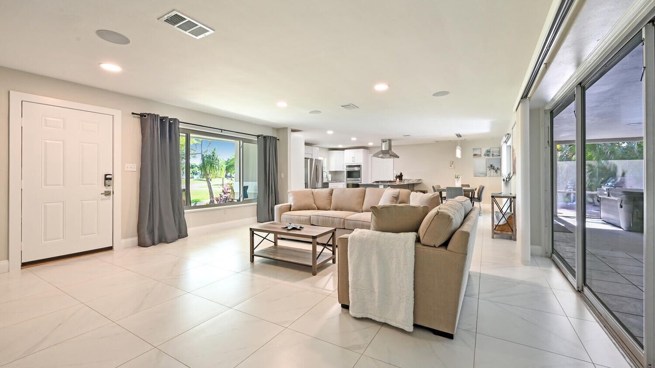 Photo of Livingroom in Willoughby Acres