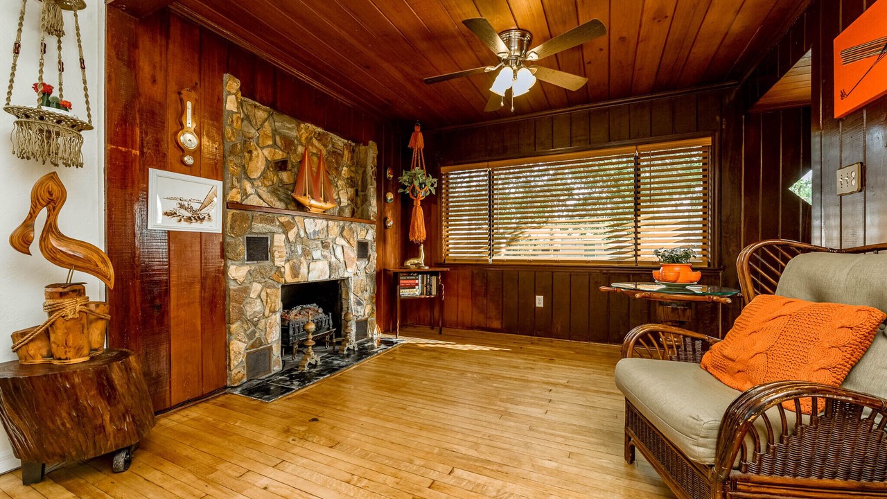 Photo of Livingroom in Kingston