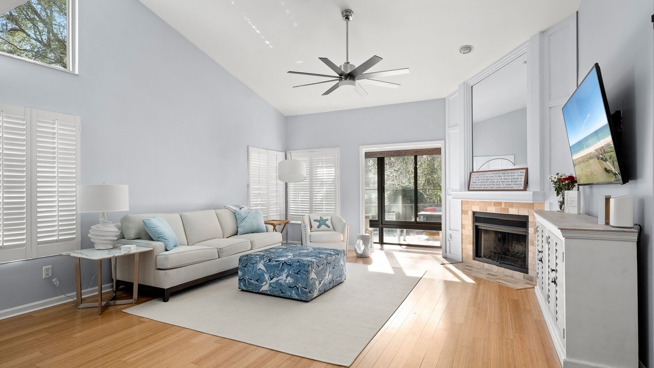Photo of Livingroom in Palm Valley