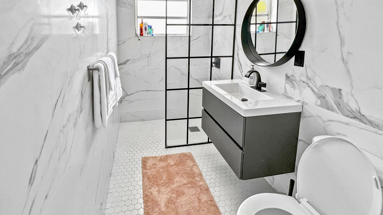 Photo of Bathroom in Harbor Village