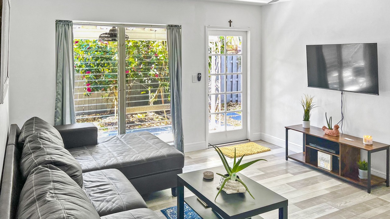 Photo of Livingroom in Harbor Village