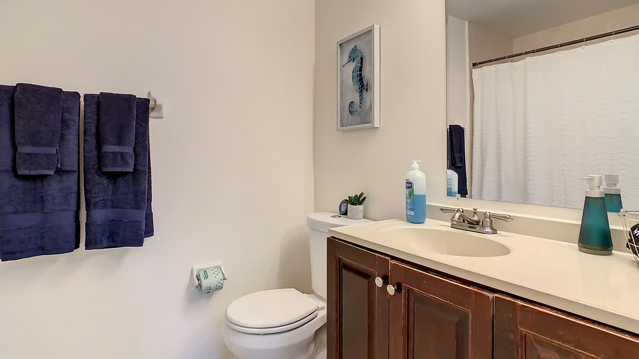 Photo of Bathroom in Windward Cay