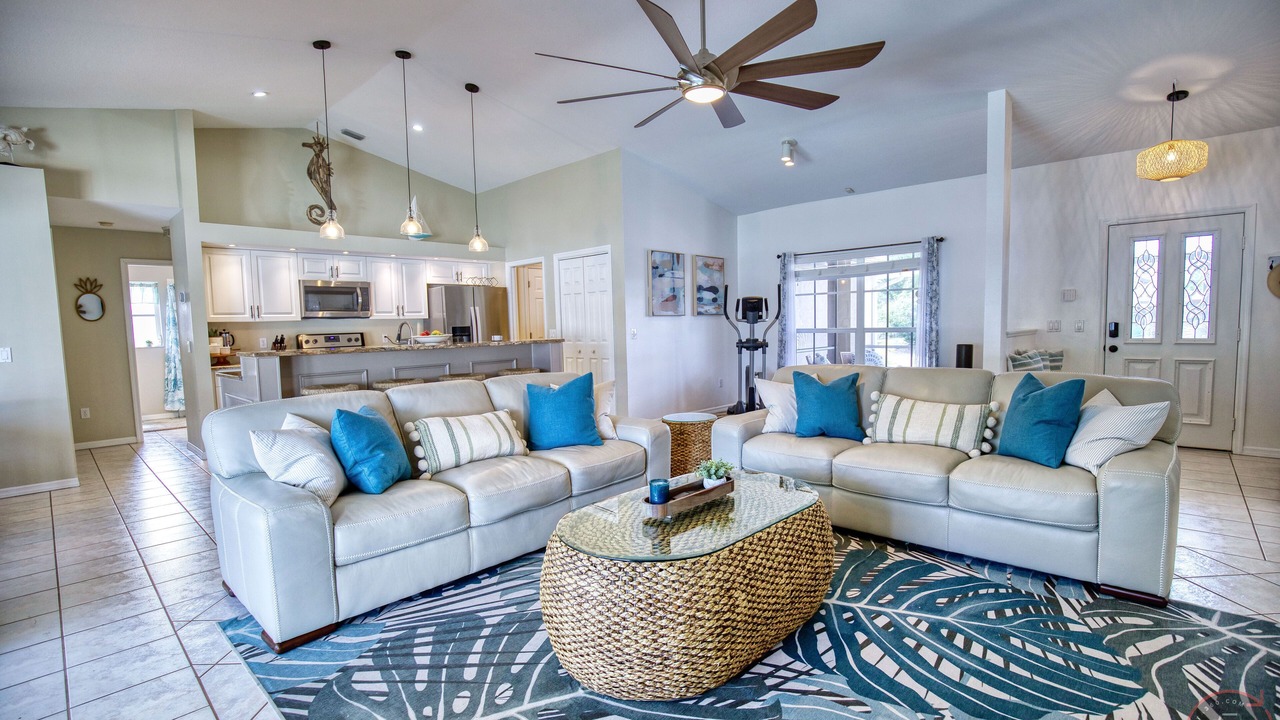 Photo of Livingroom in Englewood East
