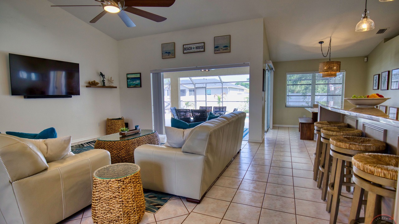 Photo of Livingroom in Englewood East