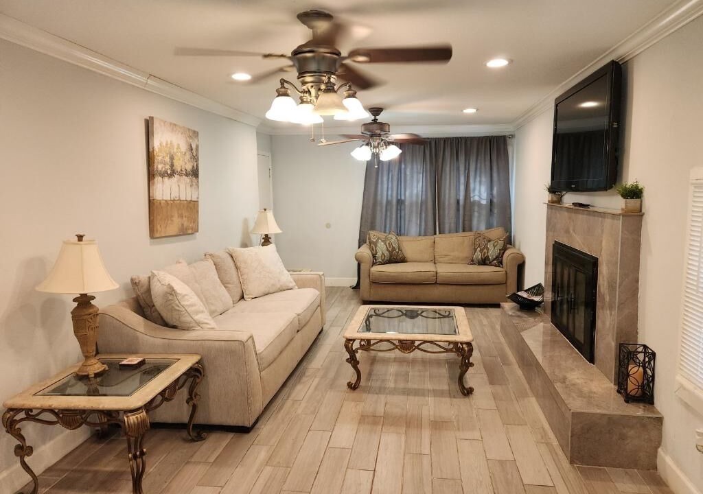 Photo of Livingroom in Murray Hill