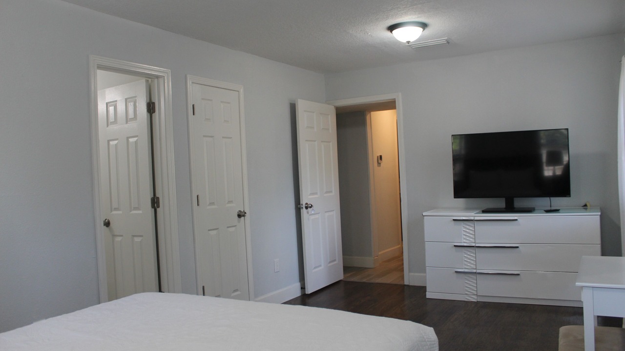 Photo of Bedroom in Murray Hill