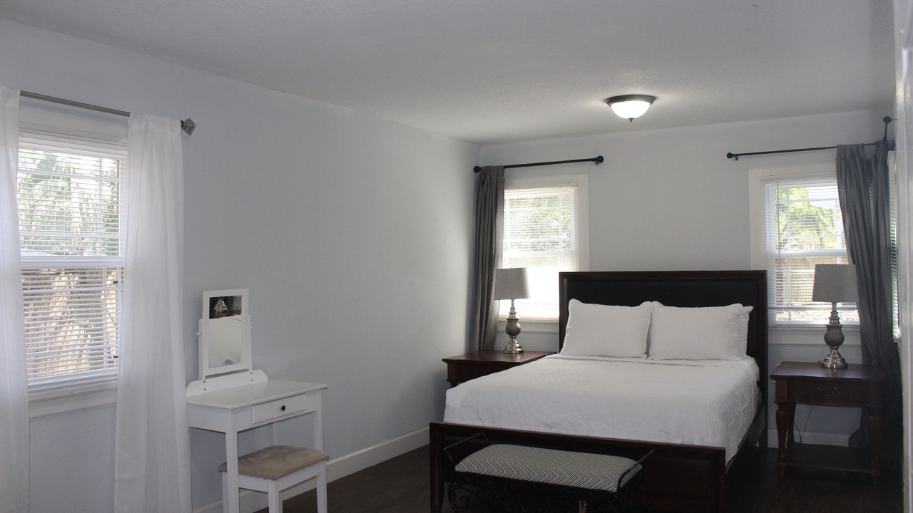 Photo of Bedroom in Murray Hill