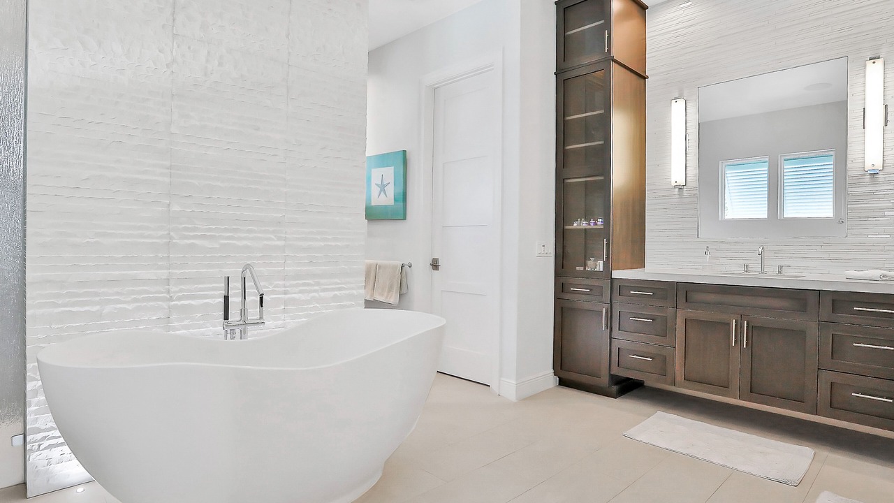 Photo of Bathroom in Island Estate