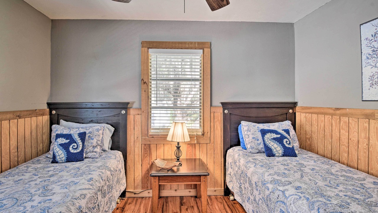 Photo of Bedroom in Crescent City