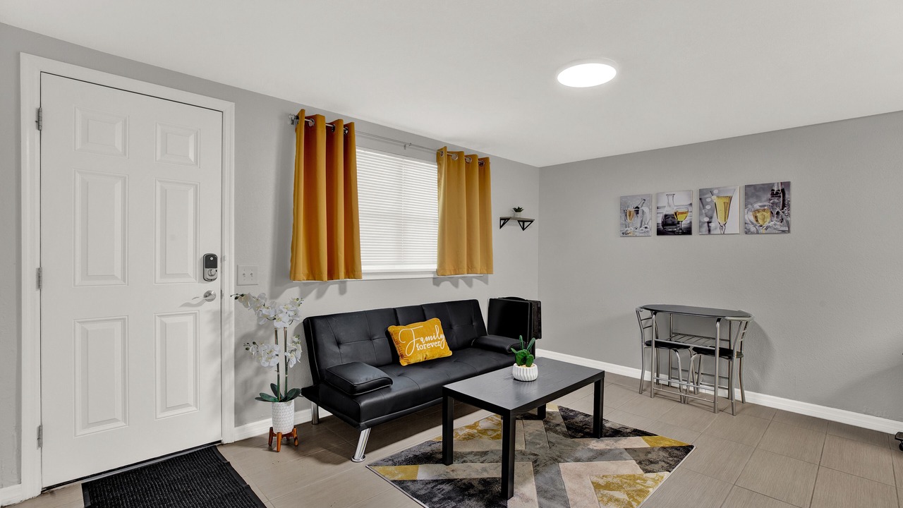 Photo of Livingroom in Crooked Lake Park
