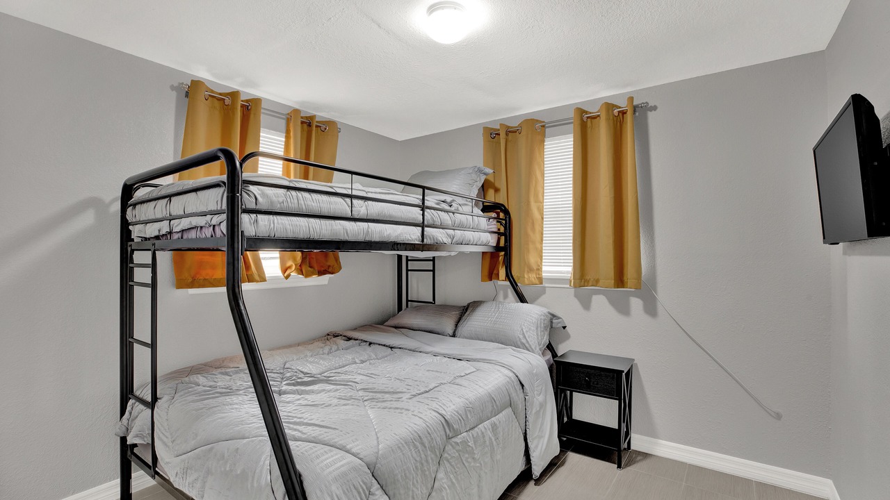 Photo of Bedroom in Crooked Lake Park