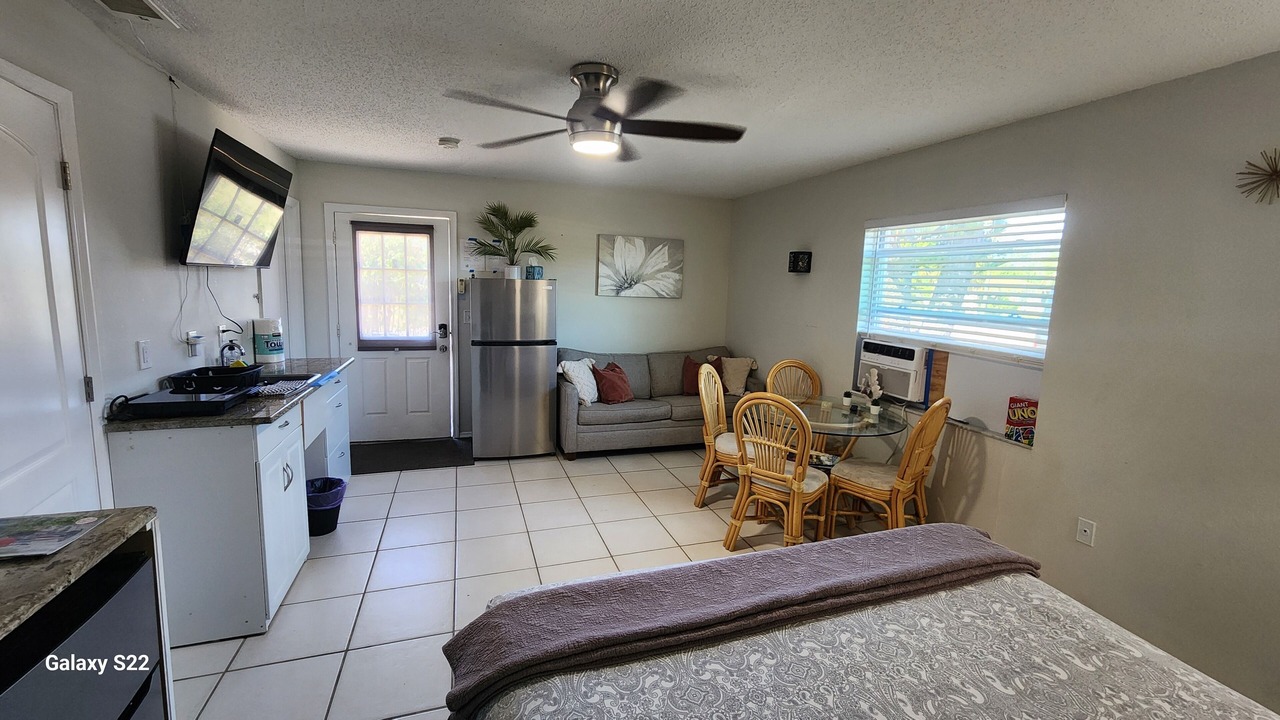 Photo of Bedroom in Warm Mineral Springs