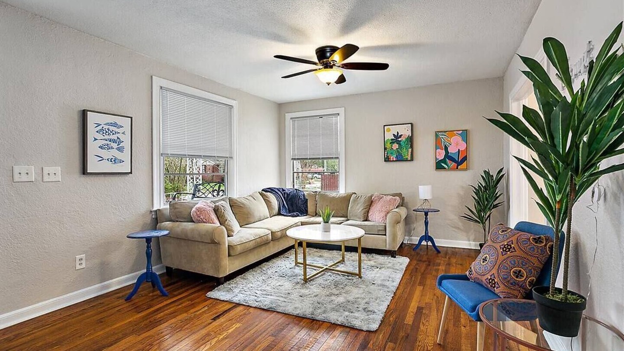 Photo of Livingroom in Murray Hill