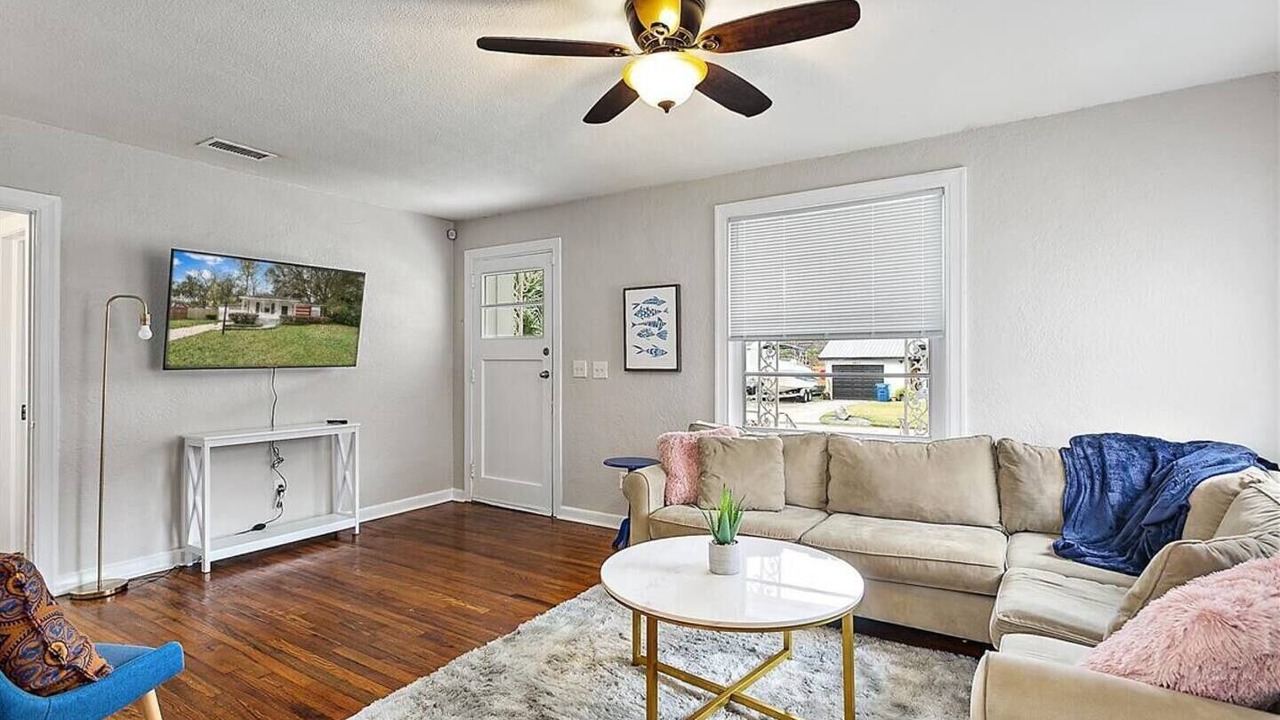 Photo of Livingroom in Murray Hill