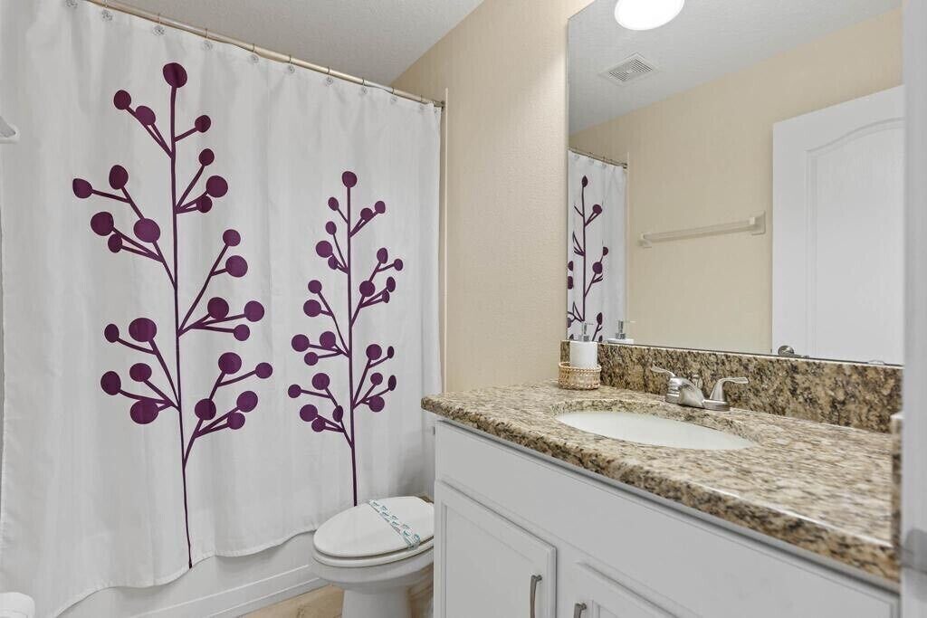 Photo of Bathroom in Lindfields