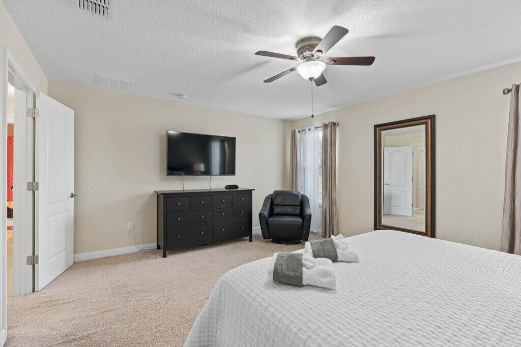 Photo of Bedroom in Lindfields
