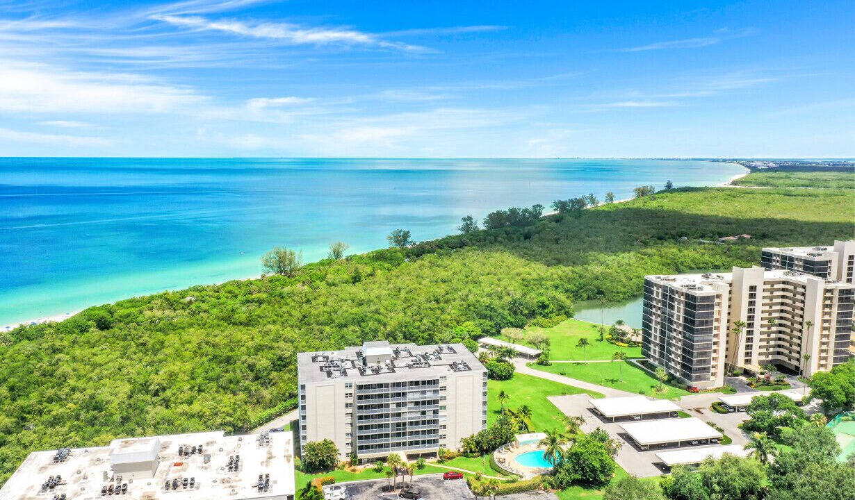 Photo of Outdoor in Vanderbilt Beach
