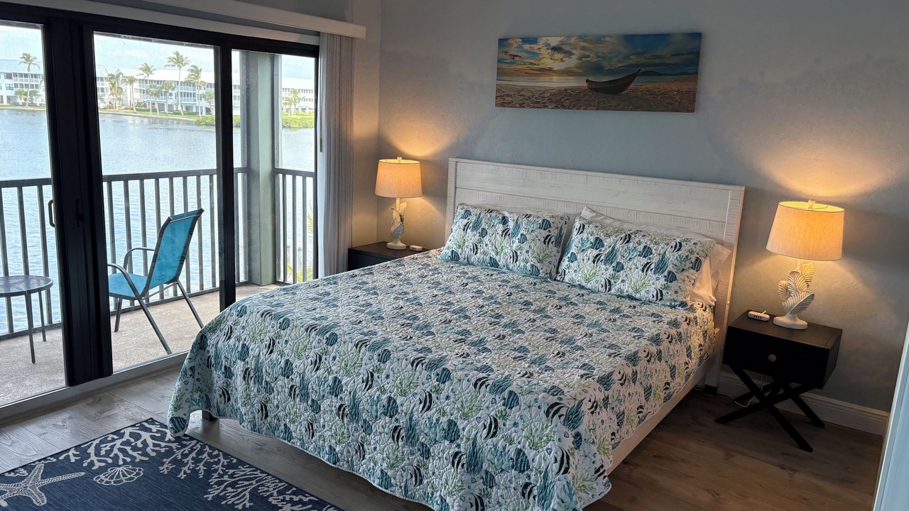 Photo of Bedroom in Bokeelia