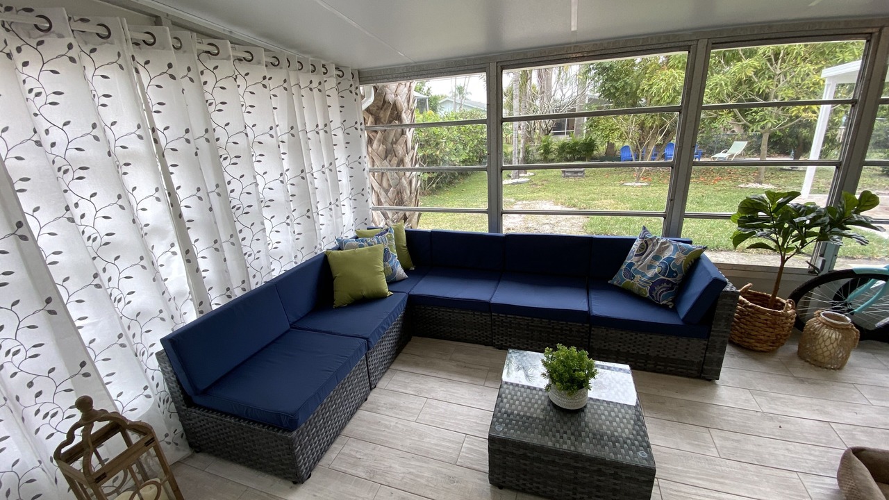 Photo of Livingroom in Naples Park