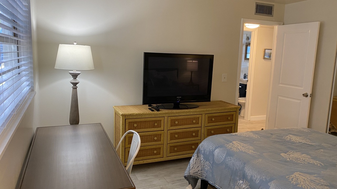 Photo of Bedroom in Naples Park