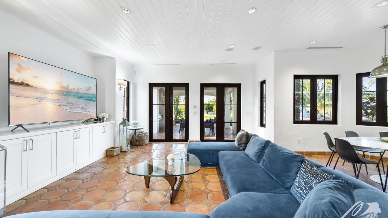 Photo of Livingroom in Northeast Miami