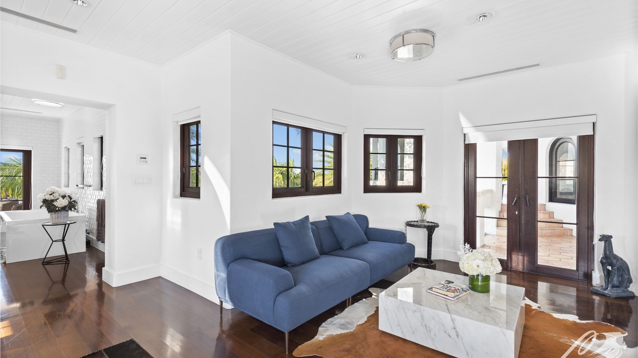 Photo of Livingroom in Northeast Miami