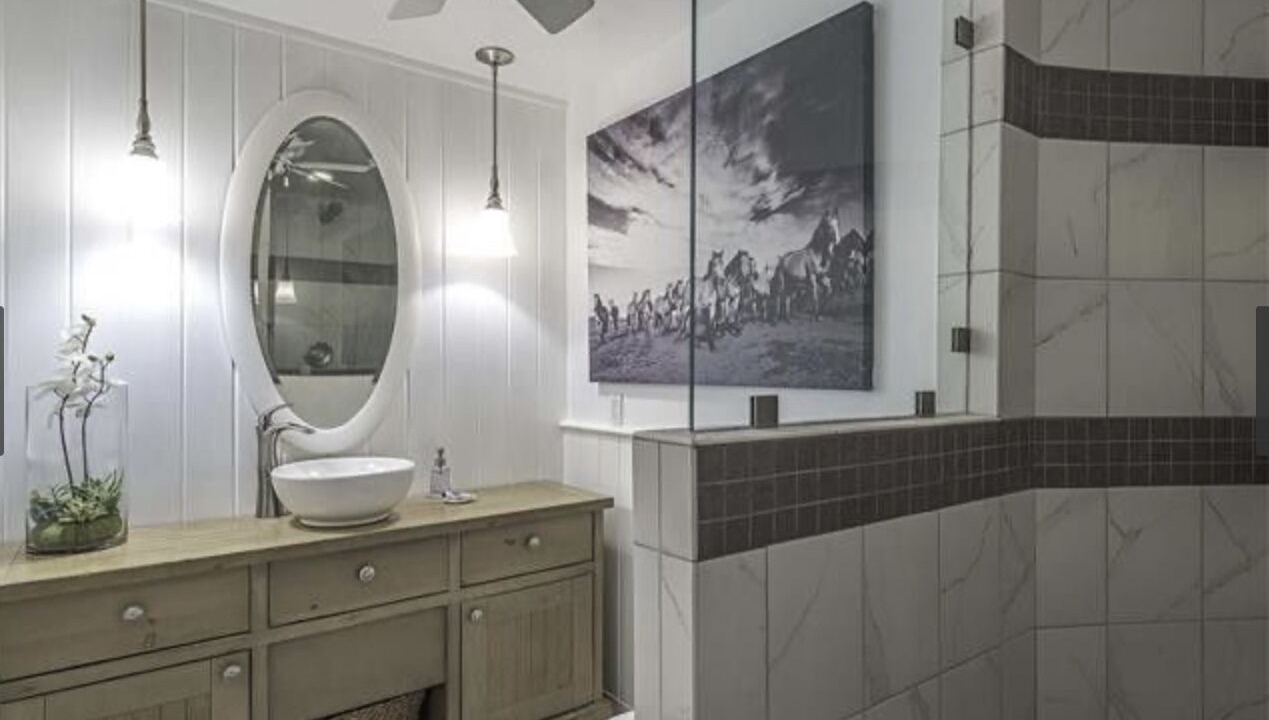 Photo of Bathroom in Palm River Estates