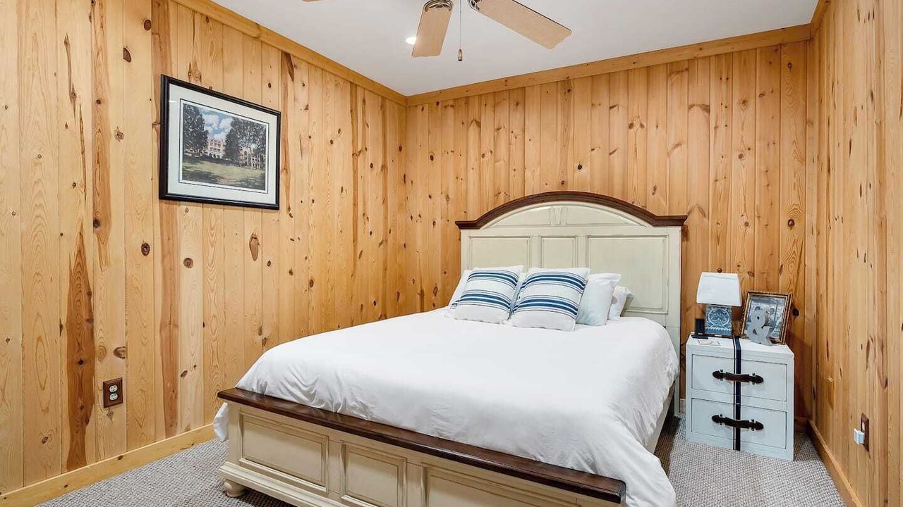 Photo of Bedroom in Six Mile