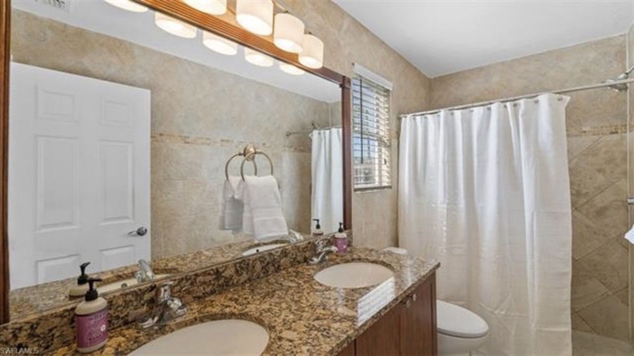 Photo of Bathroom in San Carlos Park