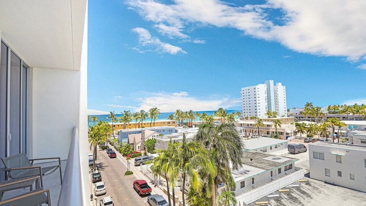Photo of Outdoor in Hollywood