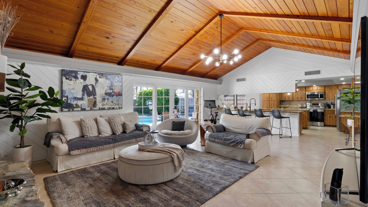 Photo of Livingroom in Deerfield Beach