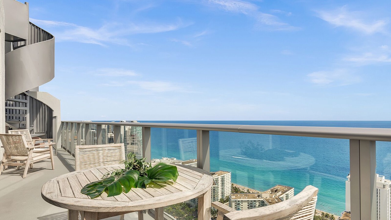 Photo of Outdoor in Hallandale Beach