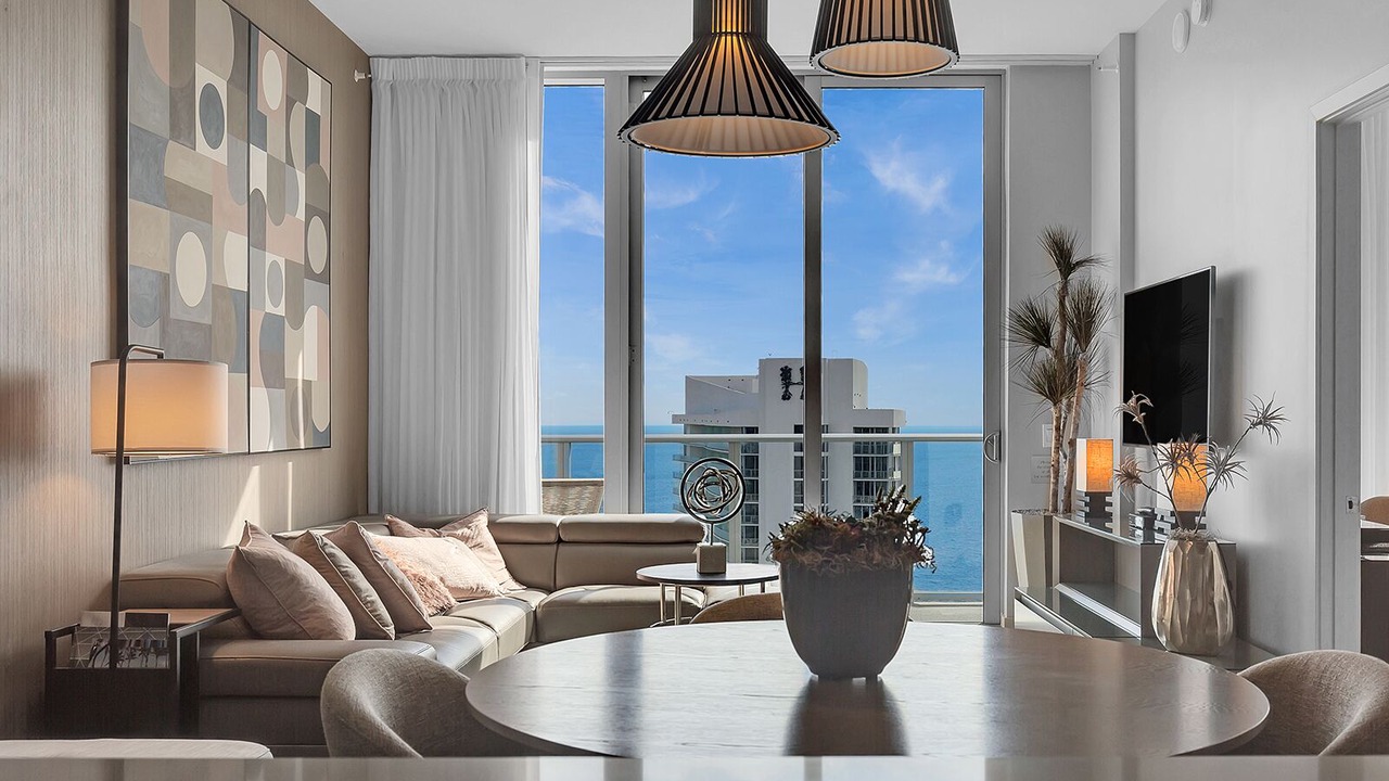 Photo of Livingroom in Hallandale Beach