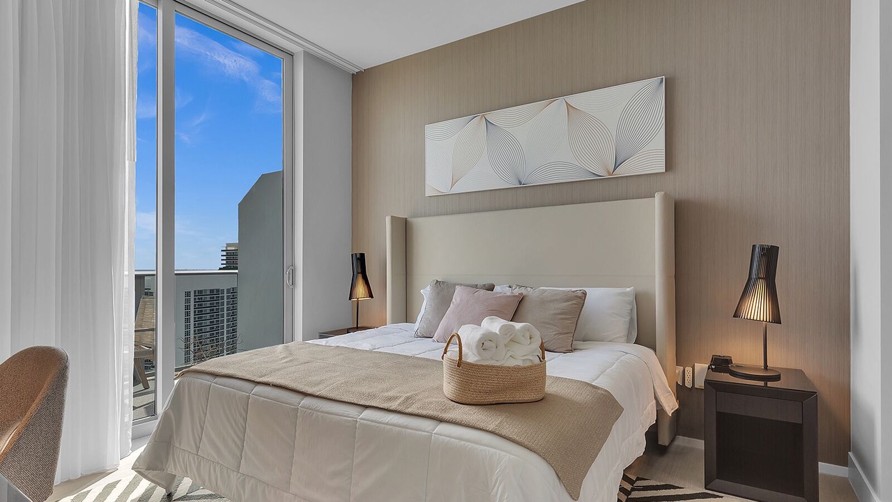 Photo of Bedroom in Hallandale Beach