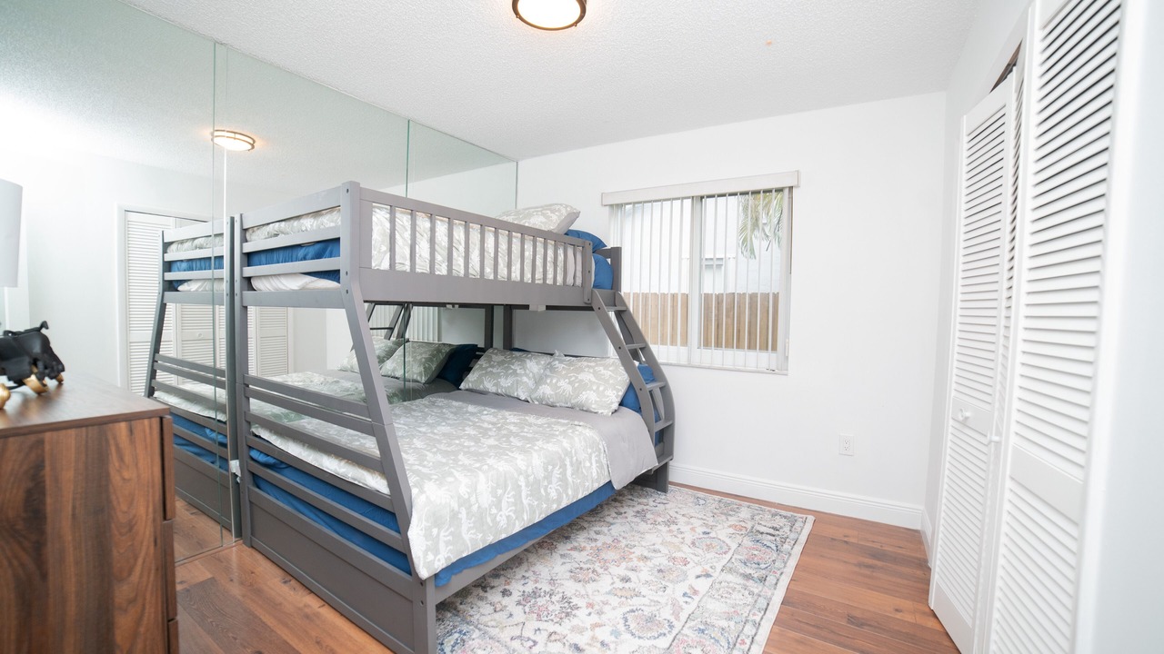 Photo of Bedroom in Ludlam