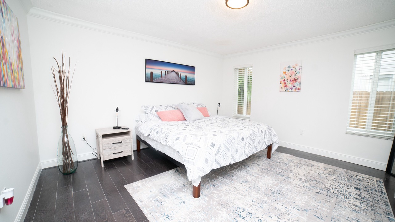 Photo of Bedroom in Ludlam