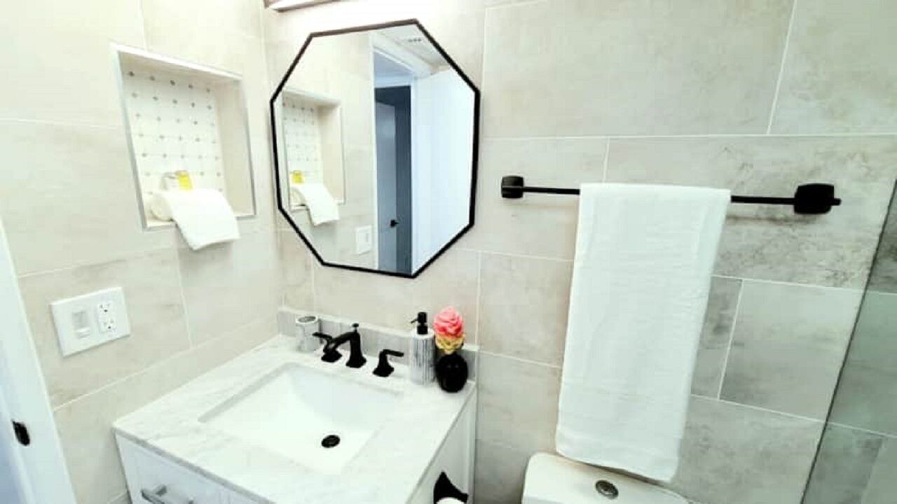 Photo of Bathroom in Jupiter Bay