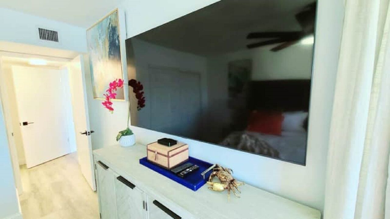 Photo of Bedroom in Jupiter Bay