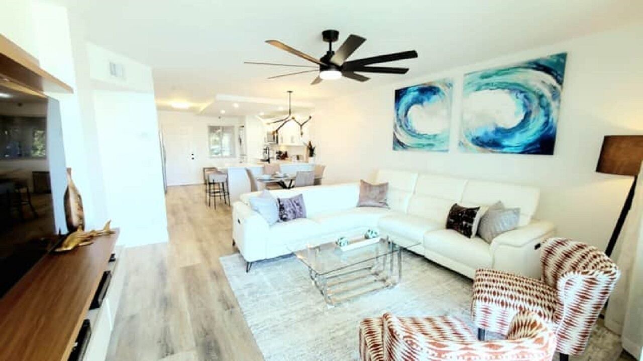 Photo of Livingroom in Jupiter Bay