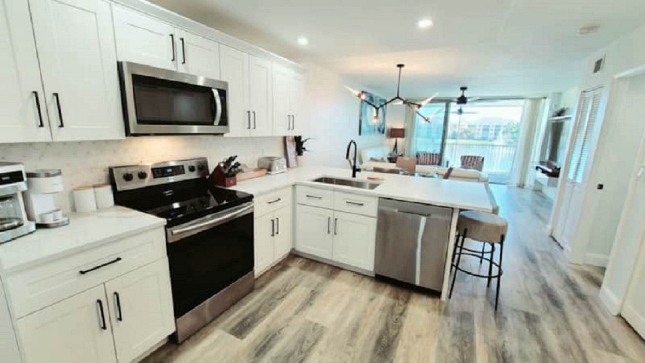 Photo of Kitchen in Jupiter Bay