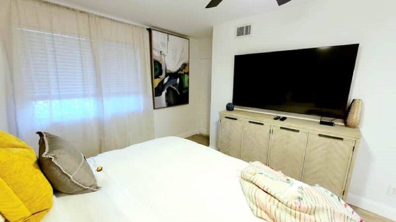 Photo of Bedroom in Jupiter Bay