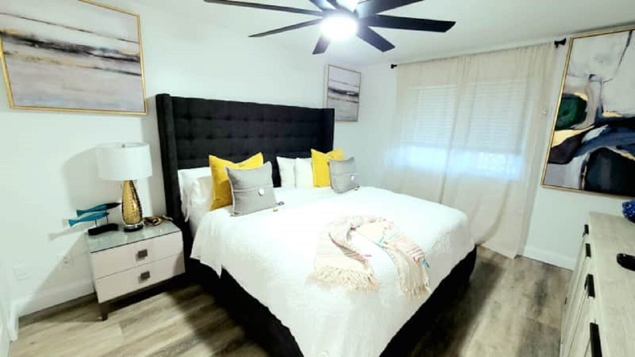 Photo of Bedroom in Jupiter Bay