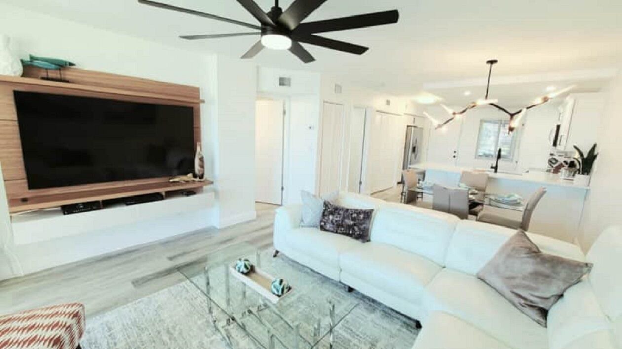 Photo of Livingroom in Jupiter Bay